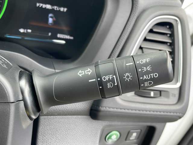 ホンダ ヴェゼル ハイブリッド Z ホンダセンシング 三重県 2016(平28)年 3.3万km ホワイトオーキッドパール 禁煙　/純正ナビ/フルセグTV/バックカメラ/前方ドラレコ/ETC/ハーフレザーシート/シートヒーター/パドルシフト/レーダークルーズコントロール/レーンキープアシスト/衝突被害軽減ブレーキ/トランクションコントロール/寒冷地仕様/ブレーキホールド/LEDオートライト/オートリトラウィンカーミラー/保証書/取扱説明書/スペアスマートキー