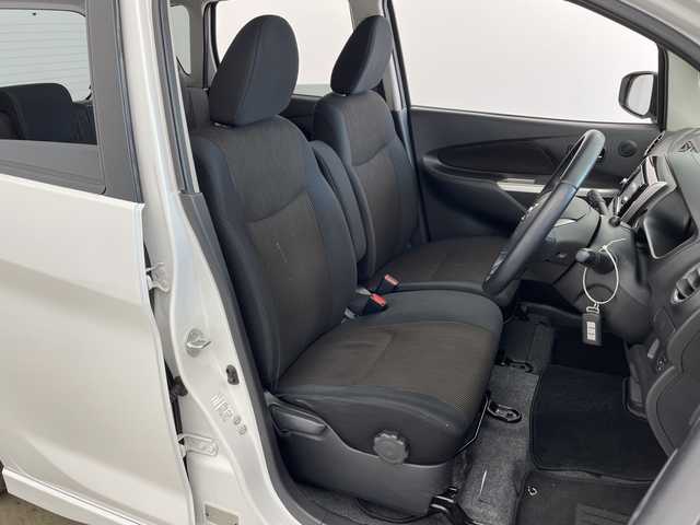 日産 デイズ ハイウェイスターX 兵庫県 2014(平26)年 7.2万km ホワイトパール ・純正ナビ&TV&CD&DVD&SD&BT/・バックカメラ/・ブレーキアシスト/・盗難防止システム/・衝突安全ボディ/・横滑り防止/・社外16インチアルミホイール/・HIDヘッドライト/・フロアマット/・スペアキー/・スマートキー/・取扱説明書/・ローダウン