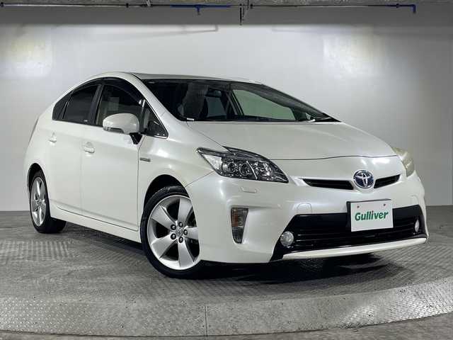 トヨタ プリウス S ツーリングセレクション 沖縄県 2013(平25)年 8.7万km ホワイトパールクリスタルシャイン 県外仕入れ/禁煙車/純正ナビ/・ＣＤ／ＤＶＤ/・Ｂｌｕｅｔｏｏｔｈ／フルセグＴＶ/バックカメラ/純正１７インチアルミ/ＥＴＣ/ステアリングスイッチ/ヘッドライトウォッシャー/ＬＥＤヘッドライト/取扱説明書