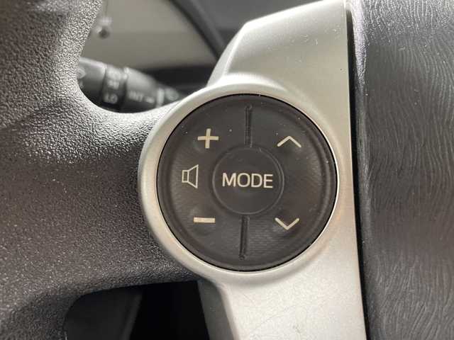 トヨタ プリウス S ツーリングセレクション 沖縄県 2013(平25)年 8.7万km ホワイトパールクリスタルシャイン 県外仕入れ/禁煙車/純正ナビ/・ＣＤ／ＤＶＤ/・Ｂｌｕｅｔｏｏｔｈ／フルセグＴＶ/バックカメラ/純正１７インチアルミ/ＥＴＣ/ステアリングスイッチ/ヘッドライトウォッシャー/ＬＥＤヘッドライト/取扱説明書