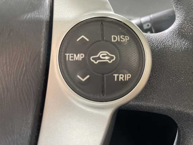 トヨタ プリウス S ツーリングセレクション 沖縄県 2013(平25)年 8.7万km ホワイトパールクリスタルシャイン 県外仕入れ/禁煙車/純正ナビ/・ＣＤ／ＤＶＤ/・Ｂｌｕｅｔｏｏｔｈ／フルセグＴＶ/バックカメラ/純正１７インチアルミ/ＥＴＣ/ステアリングスイッチ/ヘッドライトウォッシャー/ＬＥＤヘッドライト/取扱説明書