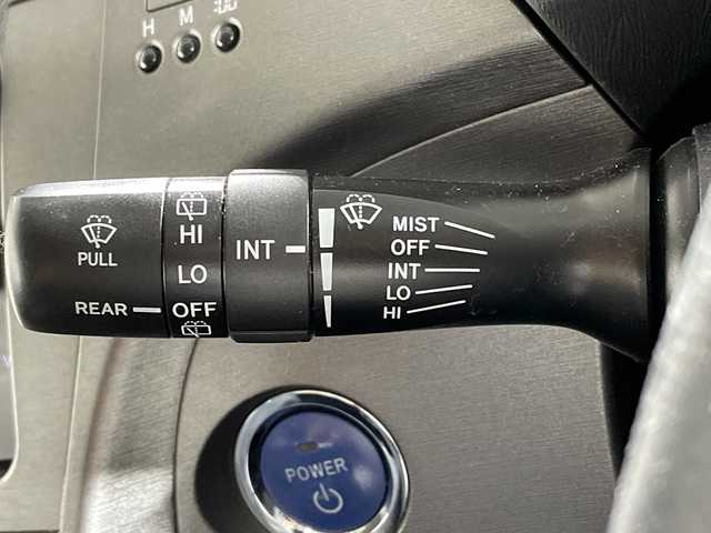 トヨタ プリウス S ツーリングセレクション 沖縄県 2013(平25)年 8.7万km ホワイトパールクリスタルシャイン 県外仕入れ/禁煙車/純正ナビ/・ＣＤ／ＤＶＤ/・Ｂｌｕｅｔｏｏｔｈ／フルセグＴＶ/バックカメラ/純正１７インチアルミ/ＥＴＣ/ステアリングスイッチ/ヘッドライトウォッシャー/ＬＥＤヘッドライト/取扱説明書