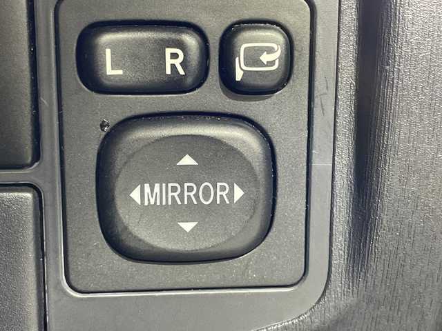 トヨタ プリウス S ツーリングセレクション 沖縄県 2013(平25)年 8.7万km ホワイトパールクリスタルシャイン 県外仕入れ/禁煙車/純正ナビ/・ＣＤ／ＤＶＤ/・Ｂｌｕｅｔｏｏｔｈ／フルセグＴＶ/バックカメラ/純正１７インチアルミ/ＥＴＣ/ステアリングスイッチ/ヘッドライトウォッシャー/ＬＥＤヘッドライト/取扱説明書