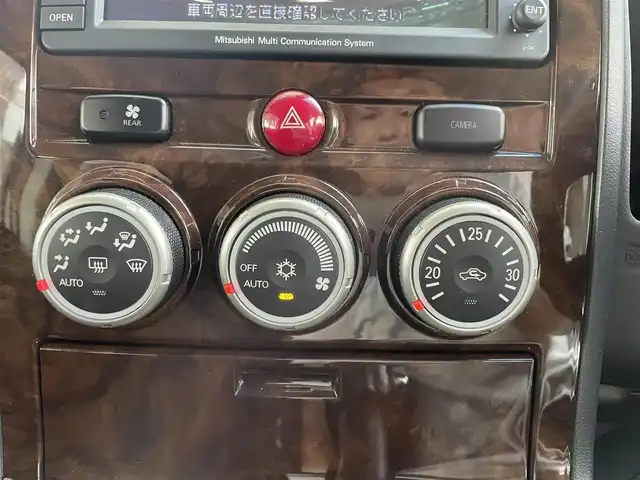 三菱 デリカＤ：５ シャモニー 宮城県 2009(平21)年 7万km ディープブラックマイカ ４ＷＤ/寒冷地仕様車　/ワンオーナー　/純正ＨＤＤナビゲーション　/　ーワンセグテレビ/　ーFM/AM/　ーCD/DVD/クルーズコントロール　/両側パワースライドドア　/バック・フロント・サイドカメラ　/パドルシフト/純正フロアマット/横滑り防止/スマートキー/スペアキー2本/電動格納ミラー/前席シートヒーター/D席パワーシート/社外アルミホイール付きスタッドレスタイヤ積載/　（225/55　18インチ　溝６ｍｍ）
