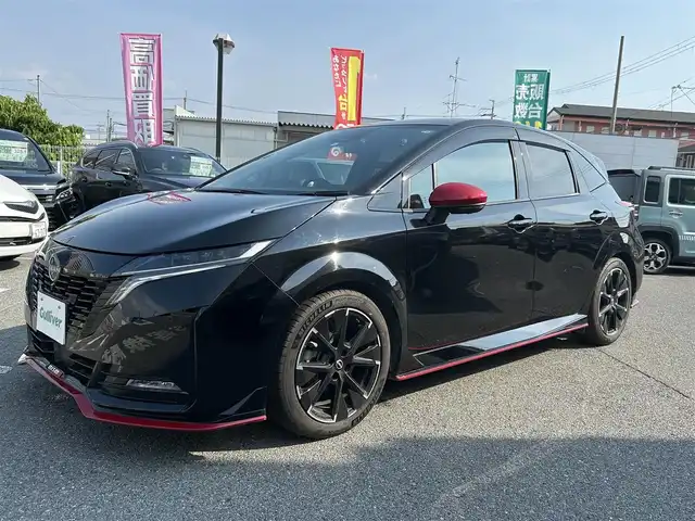 日産 オーラ ニスモ 奈良県 2022(令4)年 1.3万km スーパーブラック エンジンスタートボタン/パワーステアリング/パワーウィンドウ/アイドリングストップ/スマートキー/スペアキー１本/オートエアコン/USB入力端子/全方位カメラ/純正フロアマット/純正アルミホイール/D席N席シートヒーター/ABS/横滑り防止装置/コーナーセンサー前後/オートライト/オートマチックハイビーム/W+サイドエアバック/ステアリングヒーター