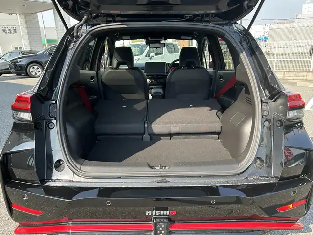 日産 オーラ ニスモ 奈良県 2022(令4)年 1.3万km スーパーブラック エンジンスタートボタン/パワーステアリング/パワーウィンドウ/アイドリングストップ/スマートキー/スペアキー１本/オートエアコン/USB入力端子/全方位カメラ/純正フロアマット/純正アルミホイール/D席N席シートヒーター/ABS/横滑り防止装置/コーナーセンサー前後/オートライト/オートマチックハイビーム/W+サイドエアバック/ステアリングヒーター