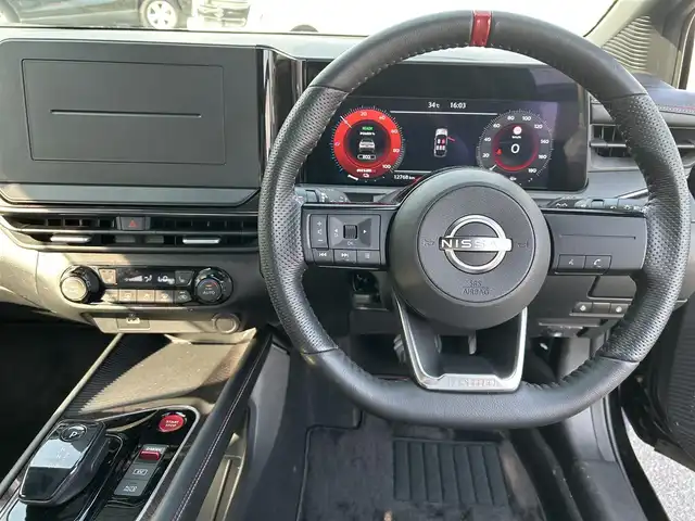 日産 オーラ ニスモ 奈良県 2022(令4)年 1.3万km スーパーブラック エンジンスタートボタン/パワーステアリング/パワーウィンドウ/アイドリングストップ/スマートキー/スペアキー１本/オートエアコン/USB入力端子/全方位カメラ/純正フロアマット/純正アルミホイール/D席N席シートヒーター/ABS/横滑り防止装置/コーナーセンサー前後/オートライト/オートマチックハイビーム/W+サイドエアバック/ステアリングヒーター