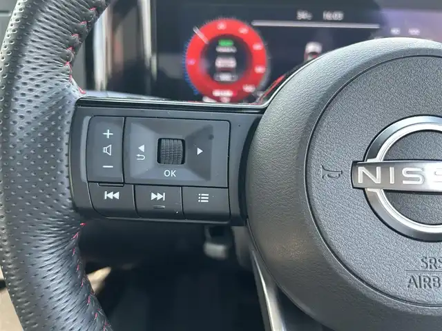 日産 オーラ ニスモ 奈良県 2022(令4)年 1.3万km スーパーブラック エンジンスタートボタン/パワーステアリング/パワーウィンドウ/アイドリングストップ/スマートキー/スペアキー１本/オートエアコン/USB入力端子/全方位カメラ/純正フロアマット/純正アルミホイール/D席N席シートヒーター/ABS/横滑り防止装置/コーナーセンサー前後/オートライト/オートマチックハイビーム/W+サイドエアバック/ステアリングヒーター