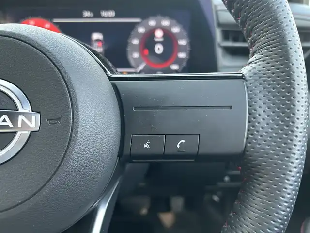 日産 オーラ ニスモ 奈良県 2022(令4)年 1.3万km スーパーブラック エンジンスタートボタン/パワーステアリング/パワーウィンドウ/アイドリングストップ/スマートキー/スペアキー１本/オートエアコン/USB入力端子/全方位カメラ/純正フロアマット/純正アルミホイール/D席N席シートヒーター/ABS/横滑り防止装置/コーナーセンサー前後/オートライト/オートマチックハイビーム/W+サイドエアバック/ステアリングヒーター