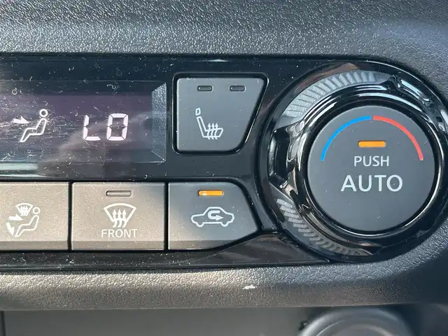 日産 オーラ ニスモ 奈良県 2022(令4)年 1.3万km スーパーブラック エンジンスタートボタン/パワーステアリング/パワーウィンドウ/アイドリングストップ/スマートキー/スペアキー１本/オートエアコン/USB入力端子/全方位カメラ/純正フロアマット/純正アルミホイール/D席N席シートヒーター/ABS/横滑り防止装置/コーナーセンサー前後/オートライト/オートマチックハイビーム/W+サイドエアバック/ステアリングヒーター