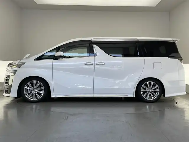 トヨタ ヴェルファイア Z ゴールデンアイズ 愛知県 2021(令3)年 4万km ホワイトパールクリスタルシャイン 純正ディスプレイナビ　フルセグＴＶ　ミラキャスト　ツインムーンルーフ　パワーバックドア　ハーフレザーシート　両側パワースライドドア　セーフティセンス　衝突軽減　追従クルコン　LEDオートライト　禁煙車