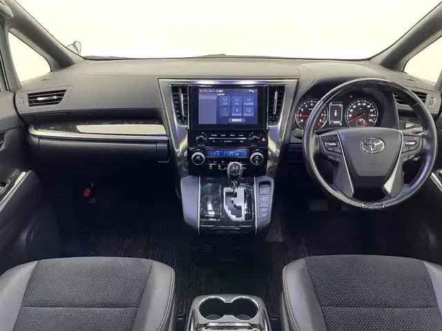 トヨタ ヴェルファイア Z ゴールデンアイズ 愛知県 2021(令3)年 4万km ホワイトパールクリスタルシャイン 純正ディスプレイナビ　フルセグＴＶ　ミラキャスト　ツインムーンルーフ　パワーバックドア　ハーフレザーシート　両側パワースライドドア　セーフティセンス　衝突軽減　追従クルコン　LEDオートライト　禁煙車
