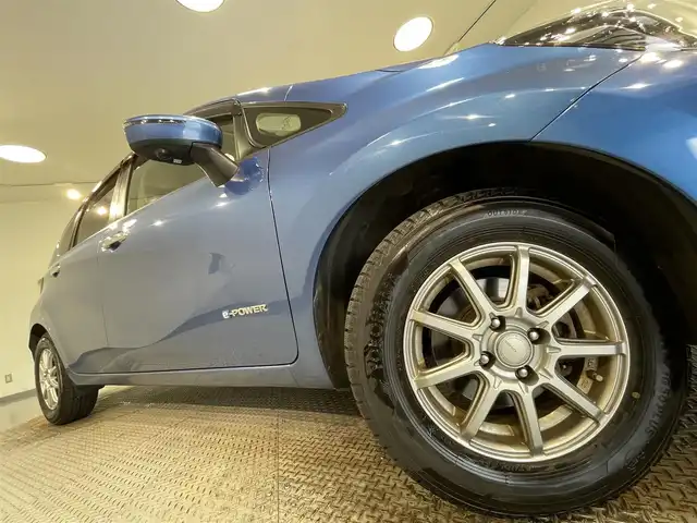 日産 ノート e－パワー X Vセレクション 愛知県 2020(令2)年 3万km シャイニングブルー 純正ナビ/アラウンドビューモニター/衝突軽減ブレーキ/車線離脱警報/ドライブレコーダー/デジタルインナーミラー/ＥＴＣ/プッシュスタート/LEDヘッドライト/コーナーセンサー/アクセサリーソケット/純正フロアマット