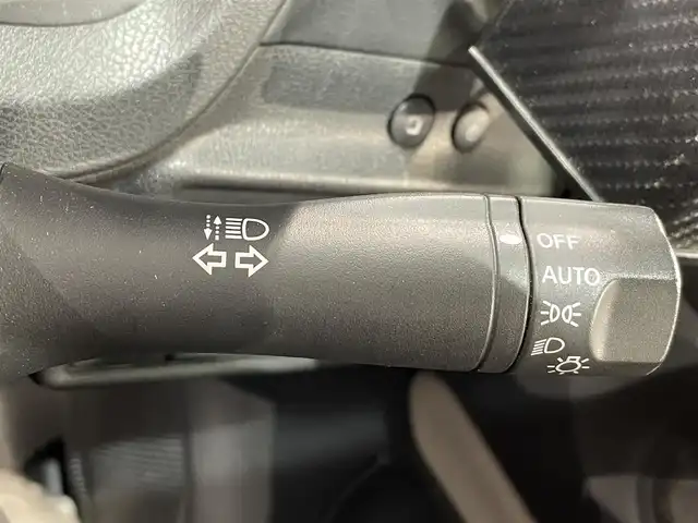 日産 ノート e－パワー X Vセレクション 愛知県 2020(令2)年 3万km シャイニングブルー 純正ナビ/アラウンドビューモニター/衝突軽減ブレーキ/車線離脱警報/ドライブレコーダー/デジタルインナーミラー/ＥＴＣ/プッシュスタート/LEDヘッドライト/コーナーセンサー/アクセサリーソケット/純正フロアマット