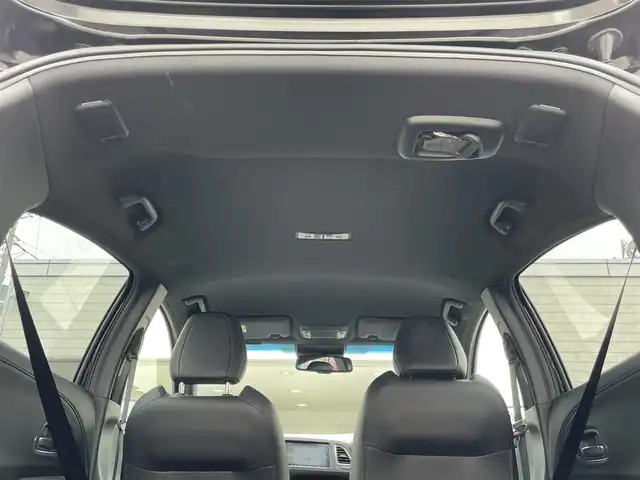 ホンダ ヴェゼル ハイブリッド RS ホンダセンシング 群馬県 2019(令1)年 6.8万km クリスタルブラックパール 純正９インチナビ　/フルセグＴＶ・Ｂｌｕｅｔｏｏｔｈ・ＣＤ・ＤＶＤ　/バックカメラ　/シートヒーター　/黒ハーフレザー　/パドルシフト　/ハンドル支援/アダプティブクルーズコントロール　/衝突軽減ブレーキ　/レーンアシスト　/オートワイパー　/純正AW
