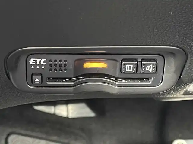 ホンダ ヴェゼル ハイブリッド RS ホンダセンシング 群馬県 2019(令1)年 6.8万km クリスタルブラックパール 純正９インチナビ　/フルセグＴＶ・Ｂｌｕｅｔｏｏｔｈ・ＣＤ・ＤＶＤ　/バックカメラ　/シートヒーター　/黒ハーフレザー　/パドルシフト　/ハンドル支援/アダプティブクルーズコントロール　/衝突軽減ブレーキ　/レーンアシスト　/オートワイパー　/純正AW