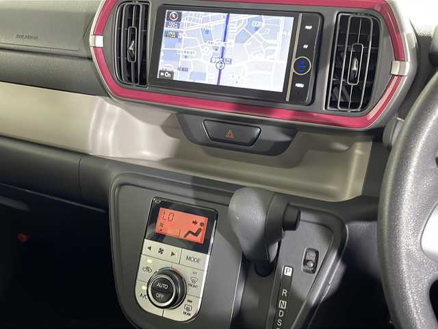 トヨタ パッソ モーダ　S 福岡県 2016(平28)年 3.4万km ファイアークォーツレッドM 純正ナビ/バックカメラ/フルセグ/アイドリングストップ/Bluetooth/CD/DVD/横滑り防止装置/衝突軽減システム/ABS/Wエアバッグ/盗難防止装置/スマートキー/プッシュスタート/LEDフォグランプ