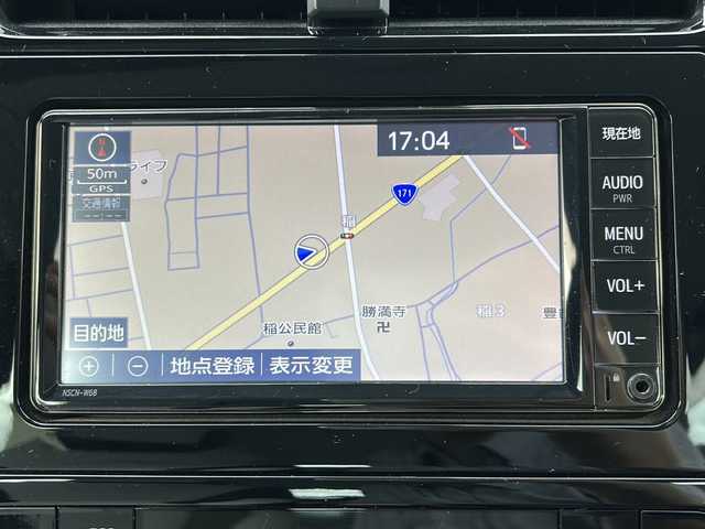 トヨタ プリウス Sツーリングセレクション 大阪府 2019(令1)年 4万km シルバーM ワンオーナー/純正SDナビ/・DVD/CD/FM/AM/Bluetooth/・ワンセグテレビ/ETC/ドライブレコーダー/バックカメラ/衝突軽減ブレーキ/レーンキープアシスト/クルーズコントロール/盗難防止装置/革巻きステアリング/ステアリングリモコン/シートヒーター（D席+N席）/エアシート（D席+N席）/白色レザーシート/コーナーセンサー/LEDヘッドライト/オートライト/オートエアコン/スマートキー×2/プッシュスタート/12V電源/USBジャック/純正17インチアルミホイール/純正フロアマット/取扱説明書/ナビ取扱説明書/保証書