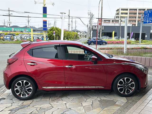 マツダ デミオ XD ツーリング 静岡県 2018(平30)年 4.8万km ソウルレッドクリスタルM 純正ナビ/・アラウンドビューモニター/・フロントカメラ/・Bluetooth/・CD/DVD/・USB/・フルセグTV/・AUX/【主要装備】/クルーズコントロール　/シートヒーター　/エアロパーツ　/アイドリングストップ　/パドルシフト　/ＢＳＭ　/ルーフスポイラー　/レーンキープアシスト　/ＬＥＤオートライト　/横滑り防止装置/衝突被害軽減システム/エアバック（W　サイド　カーテン）/純正16インチＡＷ/社外フロアマット