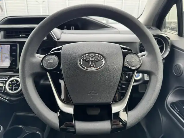 トヨタ アクア S スタイルブラック 滋賀県 2018(平30)年 6.5万km ダークブルーマイカ 禁煙車/社外ナビ/(CD/フルセグ/Bluetooth)/バックカメラ/ETC/ドラレコ/コーナーセンサー/オートライト/ステアリングスイッチ/スマートキー/プッシュスタート/スペアキー
