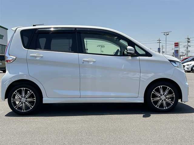 三菱 ｅＫカスタム T　セーフティPKG 岡山県 2018(平30)年 6.1万km シルキーホワイト 社外ナビ　/全方位カメラ　/衝突軽減/クルーズコントロール　/横滑り防止　/シートヒーター　/アイドリングストップ　　/ＵＳＢ入力端子　/オートライト　/オートマチックハイビーム　/純正AW　/LED　/Bluetooth