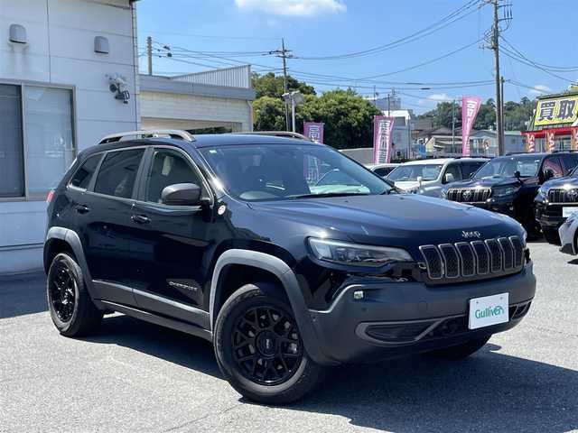 クライスラー・ジープ ジープ チェロキー トレイルホーク 埼玉県 2020(令2)年 4.2万km 黒 トレイルホーク／4WD/純正ナビ／フルセグTV/Bluetooth/サイドカメラ・バックカメラ/専用ハーフレザーシート/KWC17インチアルミホイール/・JEEP純正アルミホイールサマータイヤあり/アダプティブクルーズコントロール/レーンキープ/ルーフレール/パドルシフト/LEDヘッドライト/ダウインヒルアシスト/スリップコントロール/アイドリングストップ/オートライト/オートエアコン/FRコーナーセンサー/スマートキー／スペアキー/FRドライブレコーダー