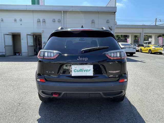 クライスラー・ジープ ジープ チェロキー トレイルホーク 埼玉県 2020(令2)年 4.2万km 黒 トレイルホーク／4WD/純正ナビ／フルセグTV/Bluetooth/サイドカメラ・バックカメラ/専用ハーフレザーシート/KWC17インチアルミホイール/・JEEP純正アルミホイールサマータイヤあり/アダプティブクルーズコントロール/レーンキープ/ルーフレール/パドルシフト/LEDヘッドライト/ダウインヒルアシスト/スリップコントロール/アイドリングストップ/オートライト/オートエアコン/FRコーナーセンサー/スマートキー／スペアキー/FRドライブレコーダー