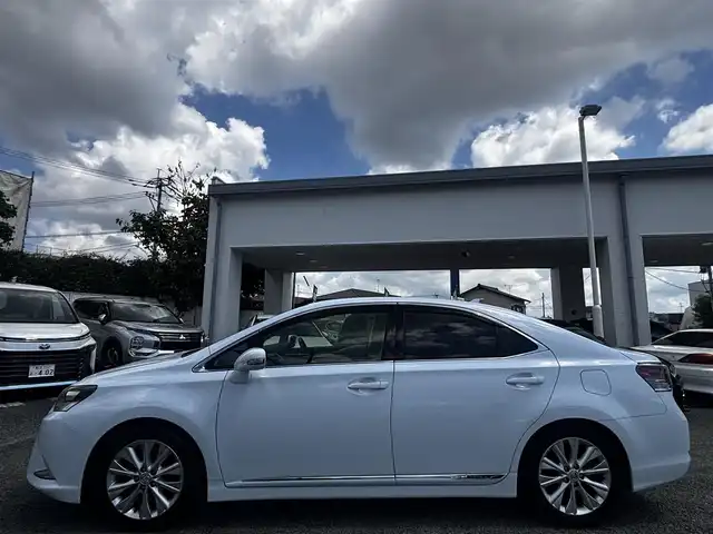 レクサス ＨＳ 250h バージョンI 熊本県 2013(平25)年 10.7万km クォーツホワイトクリスタルシャイン ワンオーナー/純正メーカーナビ/【フルセグTV/CD/DVD/BT】/バックカメラ/クルーズコントロール/衝突被害軽減ブレーキ/ビルトインETC/ベージュ革シート/前席パワーシート/前席シートヒーター /エアーシート/純正17インチAW/オートLEDヘッドライト/リア電動サンシェード/ドライブレコーダー/純正フロアマット