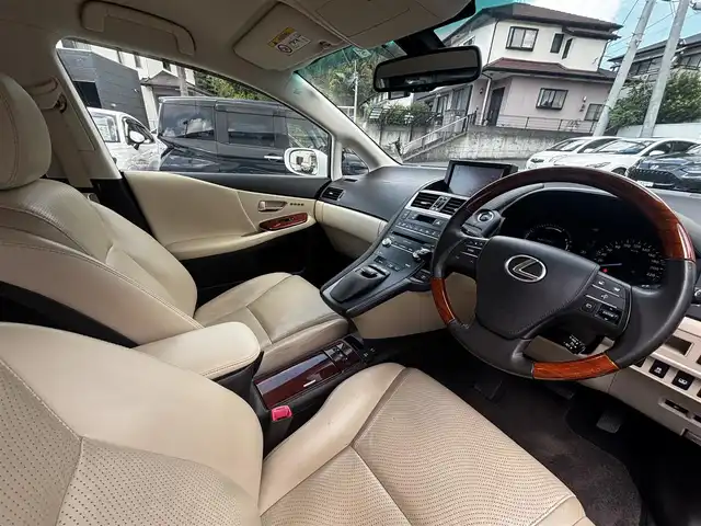 レクサス ＨＳ 250h バージョンI 熊本県 2013(平25)年 10.7万km クォーツホワイトクリスタルシャイン ワンオーナー/純正メーカーナビ/【フルセグTV/CD/DVD/BT】/バックカメラ/クルーズコントロール/衝突被害軽減ブレーキ/ビルトインETC/ベージュ革シート/前席パワーシート/前席シートヒーター /エアーシート/純正17インチAW/オートLEDヘッドライト/リア電動サンシェード/ドライブレコーダー/純正フロアマット