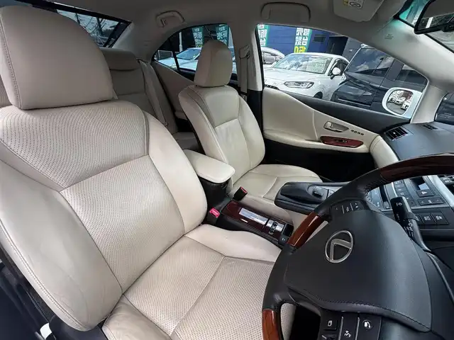 レクサス ＨＳ 250h バージョンI 熊本県 2013(平25)年 10.7万km クォーツホワイトクリスタルシャイン ワンオーナー/純正メーカーナビ/【フルセグTV/CD/DVD/BT】/バックカメラ/クルーズコントロール/衝突被害軽減ブレーキ/ビルトインETC/ベージュ革シート/前席パワーシート/前席シートヒーター /エアーシート/純正17インチAW/オートLEDヘッドライト/リア電動サンシェード/ドライブレコーダー/純正フロアマット