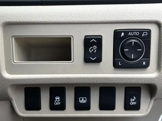 レクサス ＨＳ 250h バージョンI 熊本県 2013(平25)年 10.7万km クォーツホワイトクリスタルシャイン ワンオーナー/純正メーカーナビ/【フルセグTV/CD/DVD/BT】/バックカメラ/クルーズコントロール/衝突被害軽減ブレーキ/ビルトインETC/ベージュ革シート/前席パワーシート/前席シートヒーター /エアーシート/純正17インチAW/オートLEDヘッドライト/リア電動サンシェード/ドライブレコーダー/純正フロアマット