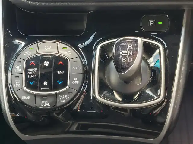 トヨタ ヴォクシー ハイブリッド ZS 煌Ⅲ 東京都 2020(令2)年 3.1万km ホワイトパールクリスタルシャイン 純正9インチナビ/フルセグ/バックカメラ/ビルトインETC2.0/ドライブレコーダー/ハーフレザーシート/シートヒーター/両側パワースライドドア/衝突軽減ブレーキ/レーンキープアシスト/コーナーセンサー/クルーズコントロール/オートマチックハイビーム/スマートキー