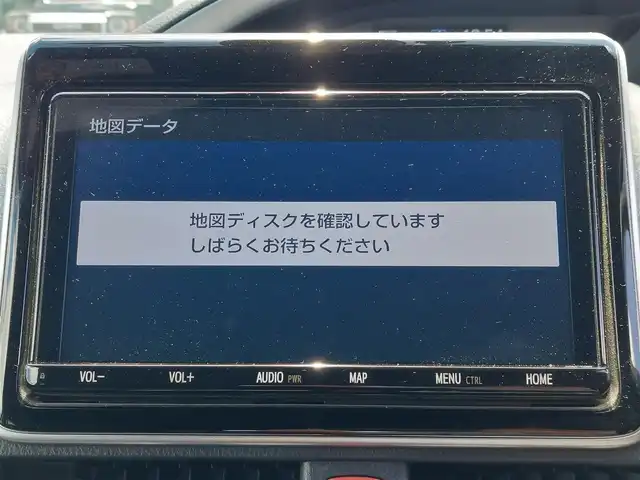 トヨタ ヴォクシー ハイブリッド ZS 煌Ⅲ 東京都 2020(令2)年 3.1万km ホワイトパールクリスタルシャイン 純正9インチナビ/フルセグ/バックカメラ/ビルトインETC2.0/ドライブレコーダー/ハーフレザーシート/シートヒーター/両側パワースライドドア/衝突軽減ブレーキ/レーンキープアシスト/コーナーセンサー/クルーズコントロール/オートマチックハイビーム/スマートキー