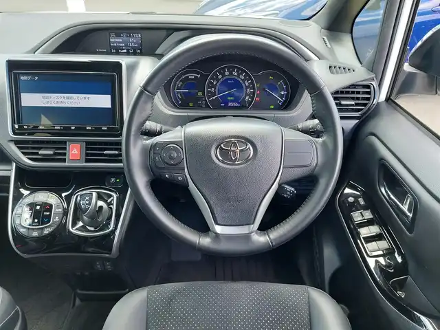 トヨタ ヴォクシー ハイブリッド ZS 煌Ⅲ 東京都 2020(令2)年 3.1万km ホワイトパールクリスタルシャイン 純正9インチナビ/フルセグ/バックカメラ/ビルトインETC2.0/ドライブレコーダー/ハーフレザーシート/シートヒーター/両側パワースライドドア/衝突軽減ブレーキ/レーンキープアシスト/コーナーセンサー/クルーズコントロール/オートマチックハイビーム/スマートキー
