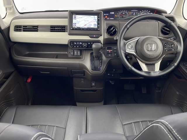 ホンダ Ｎ ＢＯＸ L 埼玉県 2023(令5)年 1.2万km プレミアムアガットブラウンP 純正ナビ　VXM-225Ci/(Bluetooth/CD/USB/AM/FM)/バックカメラ/前後ドライブレコーダー/ETC/Honda SENSING/・衝突軽減ブレーキ/・誤発進抑制機能/・路外逸脱抑制機能/・アダプティブクルーズコントロール/・先行車発進お知らせ機能/・標識認識機能/・オートハイビーム/電子パーキングシステム/ブレーキホールド/クリアランスソナー/運転席・助手席シートヒーター/ロールサンシェード/全席レザー調シートカバー付/ウィンカーミラー/プッシュスタート/ステアリングリモコン/片側パワースライドドア/純正フロアマット