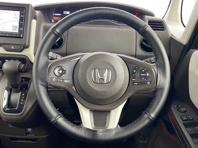 ホンダ Ｎ ＢＯＸ L 埼玉県 2023(令5)年 1.2万km プレミアムアガットブラウンP 純正ナビ　VXM-225Ci/(Bluetooth/CD/USB/AM/FM)/バックカメラ/前後ドライブレコーダー/ETC/Honda SENSING/・衝突軽減ブレーキ/・誤発進抑制機能/・路外逸脱抑制機能/・アダプティブクルーズコントロール/・先行車発進お知らせ機能/・標識認識機能/・オートハイビーム/電子パーキングシステム/ブレーキホールド/クリアランスソナー/運転席・助手席シートヒーター/ロールサンシェード/全席レザー調シートカバー付/ウィンカーミラー/プッシュスタート/ステアリングリモコン/片側パワースライドドア/純正フロアマット