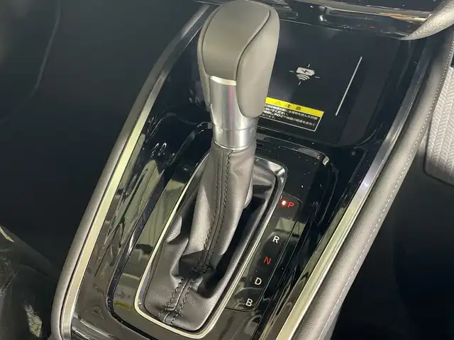 ホンダ ヴェゼル ハイブリッド e:HEV Z 福岡県 2025(令7)年 0.1千km クリスタルブラックパール ・Honda CONNECTディスプレーナビ/・フルセグ/・Bluetooth/・バックカメラ/・ホンダセンシング/・ハンドルヒーター/・パドルシフト/・置くだけ充電/・パワーバックドア/・ハーフレザーシート/・D/Nシートヒーター/・ビルディセントコントロール/・オートライト/・フォグライト/・電格ミラー/・ウィンカーミラー