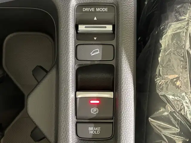 ホンダ ヴェゼル ハイブリッド e:HEV Z 福岡県 2025(令7)年 0.1千km クリスタルブラックパール ・Honda CONNECTディスプレーナビ/・フルセグ/・Bluetooth/・バックカメラ/・ホンダセンシング/・ハンドルヒーター/・パドルシフト/・置くだけ充電/・パワーバックドア/・ハーフレザーシート/・D/Nシートヒーター/・ビルディセントコントロール/・オートライト/・フォグライト/・電格ミラー/・ウィンカーミラー