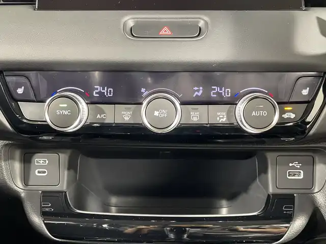 ホンダ ヴェゼル ハイブリッド e:HEV Z 福岡県 2025(令7)年 0.1千km クリスタルブラックパール ・Honda CONNECTディスプレーナビ/・フルセグ/・Bluetooth/・バックカメラ/・ホンダセンシング/・ハンドルヒーター/・パドルシフト/・置くだけ充電/・パワーバックドア/・ハーフレザーシート/・D/Nシートヒーター/・ビルディセントコントロール/・オートライト/・フォグライト/・電格ミラー/・ウィンカーミラー