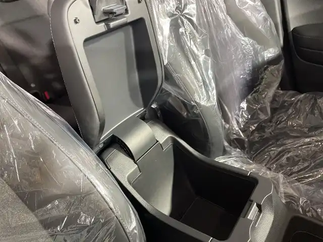 ホンダ ヴェゼル ハイブリッド e:HEV Z 福岡県 2025(令7)年 0.1千km クリスタルブラックパール ・Honda CONNECTディスプレーナビ/・フルセグ/・Bluetooth/・バックカメラ/・ホンダセンシング/・ハンドルヒーター/・パドルシフト/・置くだけ充電/・パワーバックドア/・ハーフレザーシート/・D/Nシートヒーター/・ビルディセントコントロール/・オートライト/・フォグライト/・電格ミラー/・ウィンカーミラー