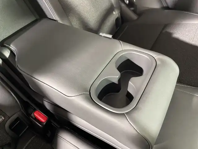 ホンダ ヴェゼル ハイブリッド e:HEV Z 福岡県 2025(令7)年 0.1千km クリスタルブラックパール ・Honda CONNECTディスプレーナビ/・フルセグ/・Bluetooth/・バックカメラ/・ホンダセンシング/・ハンドルヒーター/・パドルシフト/・置くだけ充電/・パワーバックドア/・ハーフレザーシート/・D/Nシートヒーター/・ビルディセントコントロール/・オートライト/・フォグライト/・電格ミラー/・ウィンカーミラー