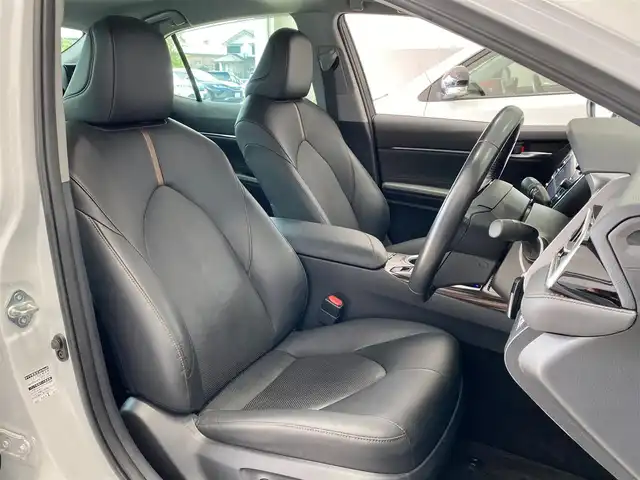 トヨタ カムリ G レザーパッケージ 岐阜県 2018(平30)年 5.9万km ライムホワイトパールクリスタルシャイン 9インチ純正SDナビ(Bluetooth/バックカメラ/フルセグTV)/パワーバックドア/レーダークルーズコントロール/横滑り防止装置/盗難防止装置/カーテンエアバッグ/オートマチックハイビーム/LEDオートライト/レザーシート/パワーシート/18インチ純正アルミホイール/オートエアコン/スペアキー/USB入力端子/スマートキー