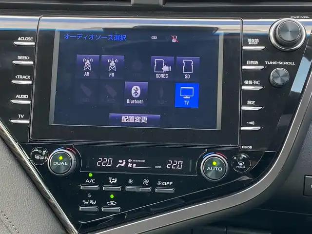 トヨタ カムリ G レザーパッケージ 岐阜県 2018(平30)年 5.9万km ライムホワイトパールクリスタルシャイン 9インチ純正SDナビ(Bluetooth/バックカメラ/フルセグTV)/パワーバックドア/レーダークルーズコントロール/横滑り防止装置/盗難防止装置/カーテンエアバッグ/オートマチックハイビーム/LEDオートライト/レザーシート/パワーシート/18インチ純正アルミホイール/オートエアコン/スペアキー/USB入力端子/スマートキー
