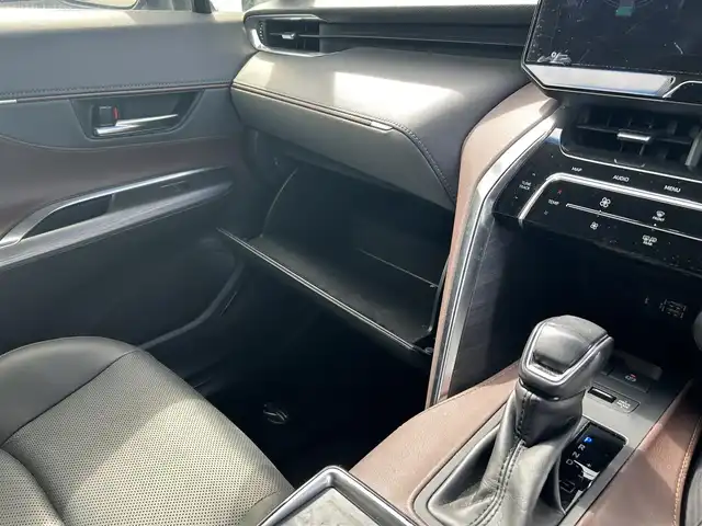 トヨタ ハリアー ハイブリッド Z レザーパッケージ 栃木県 2020(令2)年 6.1万km プレシャスブラックパール トヨタセーフティセンス/純正メモリナビ/フルセグTV/Bluetooth/USB/TVキャンセラー/JBLサウンド/パノラミックビューモニター/ETC2.0/デジタルインナーミラー/前後ドライブレコーダー/黒革シート/パワーシート/シートヒーター/エアシート/パワーバックドア/アクセサリーコンセント/ワイヤレス充電/ヘッドアップディスプレイ/ブラインドスポットモニター/レーダークルーズコントロール/純正フロア/ラゲッジマット/スマートキー/LEDヘッドライト