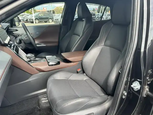 トヨタ ハリアー ハイブリッド Z レザーパッケージ 栃木県 2020(令2)年 6.1万km プレシャスブラックパール トヨタセーフティセンス/純正メモリナビ/フルセグTV/Bluetooth/USB/TVキャンセラー/JBLサウンド/パノラミックビューモニター/ETC2.0/デジタルインナーミラー/前後ドライブレコーダー/黒革シート/パワーシート/シートヒーター/エアシート/パワーバックドア/アクセサリーコンセント/ワイヤレス充電/ヘッドアップディスプレイ/ブラインドスポットモニター/レーダークルーズコントロール/純正フロア/ラゲッジマット/スマートキー/LEDヘッドライト
