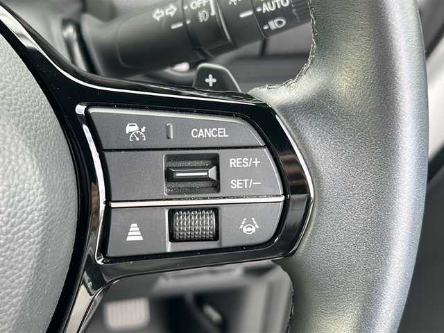 ホンダ ステップワゴン スパーダ eHEV プレミアムライン 三重県 2022(令4)年 5万km プラチナホワイトパール 純正11.4型ナビ /全周囲カメラ /BSM /両側パワースライドドア/ビルトインETC /スペアキー /前後ドドライブレコーダー/1.2列シートヒーター /コーナーセンサー /パワーバックドア/hレーダークルーズコントロール/レーンキープアシスト/衝突軽減ブレーキ/USB・タイプC給電ポート/オットマン/パドルシフト/LEDヘッドライト/オートハイビーム /オートライト/革巻きステアリング/ステアリングスイッチ/純正フロアマット/リヤサンシェード/電子パーキング/ハーフレザーシート /電動格納ミラー/禁煙車