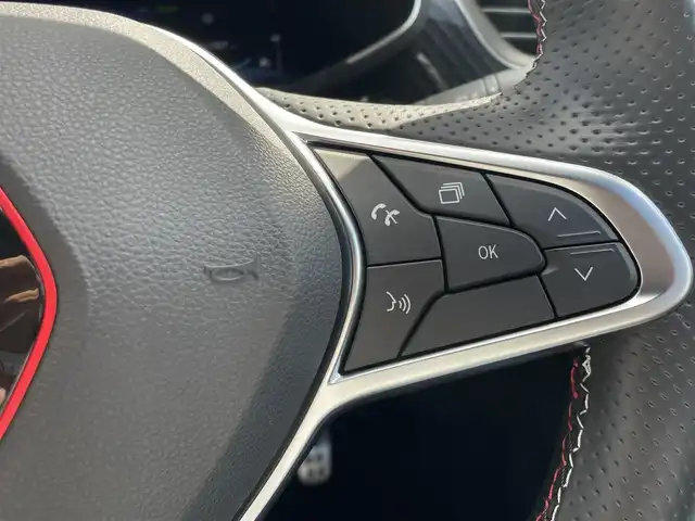 ルノー ルノー アルカナ RSライン E-テックハイブリッド 東京都 2022(令4)年 0.8万km 黒 ワンオーナー/純正ディスプレイオーディオ/AppleCarPlay/AndroidAuto/AUX/USB/Bluetooth/360°カメラ/シートヒーター/ハンドルヒーター/ACC/BSM/レーンキープ/スマートキー/ハーフレザーシート/ETC