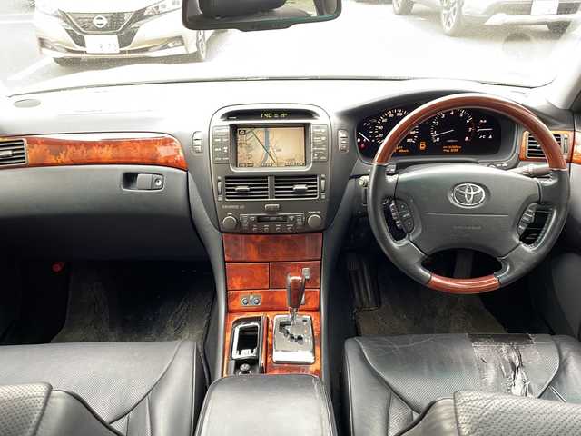 トヨタ セルシオ eR 京都府 2005(平17)年 16.4万km ホワイトパールクリスタルシャイン サンルーフ　純正メーカーナビ　パノラミックビューモニター　マークレビンソン　黒革シート　シートベンチレーター　レーダークルーズ　ブラインドスポットモニター　デジタルインナーミラー　ビルトインＥＴＣ