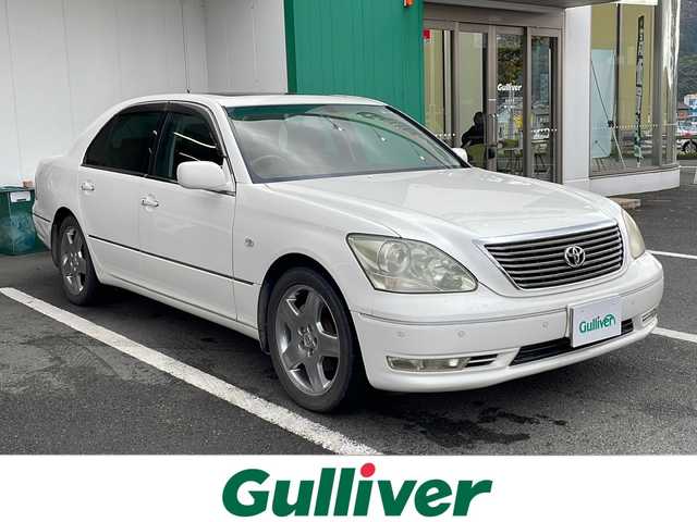 トヨタ セルシオ eR 京都府 2005(平17)年 16.4万km ホワイトパールクリスタルシャイン サンルーフ　純正メーカーナビ　パノラミックビューモニター　マークレビンソン　黒革シート　シートベンチレーター　レーダークルーズ　ブラインドスポットモニター　デジタルインナーミラー　ビルトインＥＴＣ