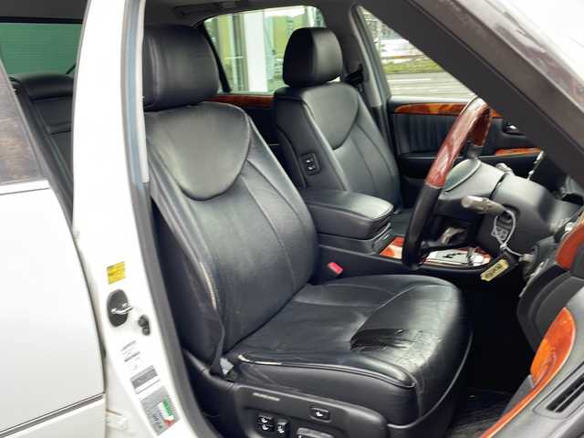 トヨタ セルシオ eR 京都府 2005(平17)年 16.4万km ホワイトパールクリスタルシャイン サンルーフ　純正メーカーナビ　パノラミックビューモニター　マークレビンソン　黒革シート　シートベンチレーター　レーダークルーズ　ブラインドスポットモニター　デジタルインナーミラー　ビルトインＥＴＣ